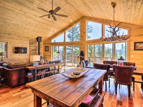 Jefferson Cabin w/ Fire Pit: Near Hiking Trails!