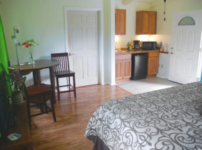 Hale Moana Bed & Breakfast