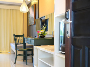 The Old Phuket - Karon Beach Resort