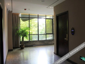 Longmen Shuidu Yangxin Valley Hot Spring Hotel