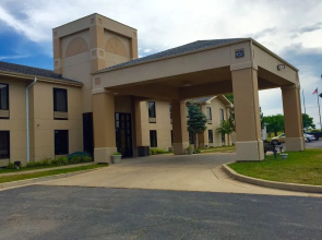 Days Inn and Suites Cuba