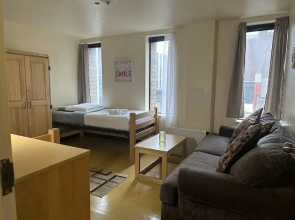 2 Bedroom 2 Bath Apartment Heart of Downtown PIT