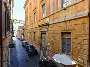 Spanish Steps Cozy Studio