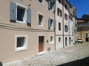 GG art apartments II