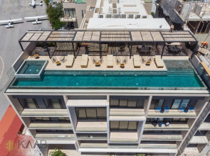 Big Studio at KAAB BY THE BEACH with roof top pool, sauna and Jacuzzi near Paseo del Carmen Mall