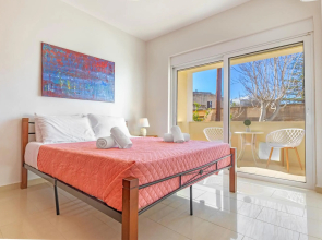 Central Luxurious Apartments Close to the Sea