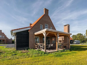 Villa With hot tub and Sauna, on a Holiday Park