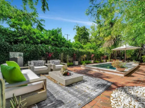 The Royale 2B 4B Luxury Garden Pool Yoga Room