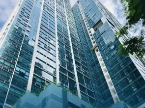 Luxury 2BR in Uptown Bgc, Free Pool use