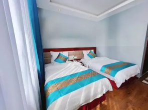 Jindu Crown Hotel (Bijie Experimental Senior High School Branch)