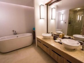 Akira Lipe Resort