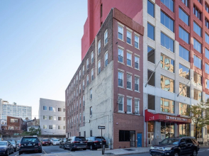 Stairway 3BR Apt w W D Ideal for Groups