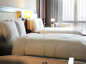 Renaissance Beijing Capital Hotel