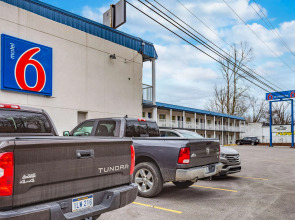 Motel 6 Huntington, WV