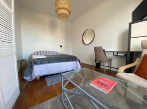 Grande chambre privative à 20 minutes de Paris