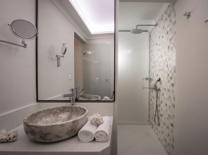 Notos Heights Hotel & Suites