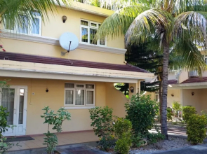 Apartment With 3 Bedrooms in Flic en Flac, With Pool Access, Enclosed