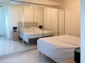 Front Port Line Sleeps 6