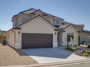 Patio, Games & Pool Access: Washington Gem!