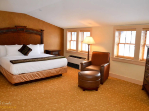 Overlook Lodge at Bear Mountain