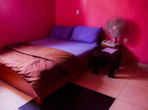 De Web Hotel & Lodge