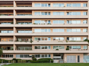 Stunning Sunny Flat - 2 min beach by Host Wise