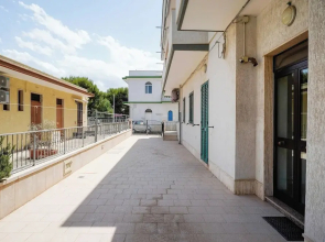 Appartamento a Torre Canne con balcone