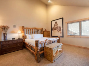 Timberwolf Lodge 2A by Lespri Management