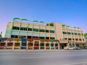 Capital O 1864 Hotel Yuvraj