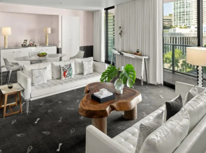 Отель Dua Miami Brickell, An Autograph Collection Hotel