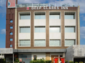 Hotel Deep Clarks Inn Lucknow