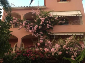 Lambrakis Studios & Apartments