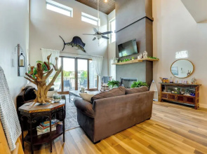 Luxe Waterfront Home w/ Boat Slip in New Braunfels