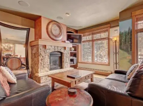 3044 Lone Eagle 2 Bedrooms 2 Bathrooms Condo