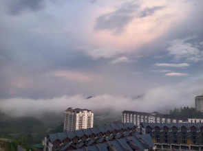 ComfyHome at Palas Horizon Residence with sunrise view