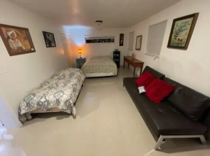 Rim Canal 'yellow House' With Canal Views & Boat Dock 1 Bedroom Cottage by RedAwning