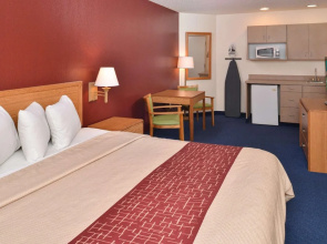 Red Roof Inn Clyde