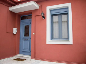 Luxurious House with backyard