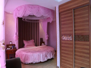 Golden Moon Business Hotel
