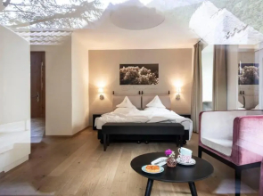 SCHLOSS PLARS Wine & Suites