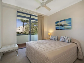 Stunning views great location Sunshine Beach! - Unit 1 Vista Pacific 12 Bryan Street