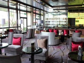 voco Guangzhou Shifu by IHG