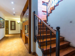 Alron Hotel Kuta Powered by Archipelago