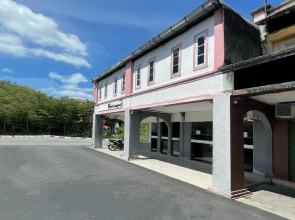 OYO 90324 Muar Station Hotel