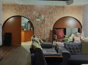 Tisa Suites & Lounge