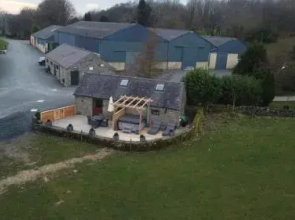 Warren Carr Courtyard Barn