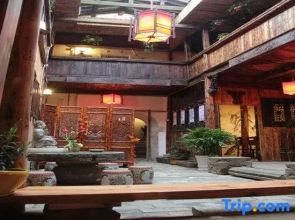 Huangshan old street courtyard
