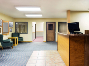 Super 8 by Wyndham Hot Springs