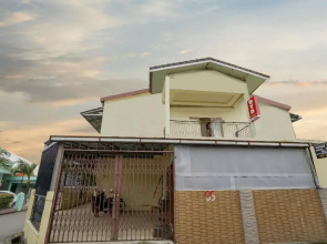 OYO Life 2502 Syariah Triantama Kost