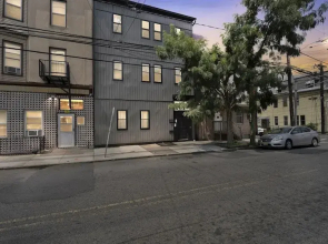 Charming Gem In Newark 3 Bedroom Apts by RedAwning